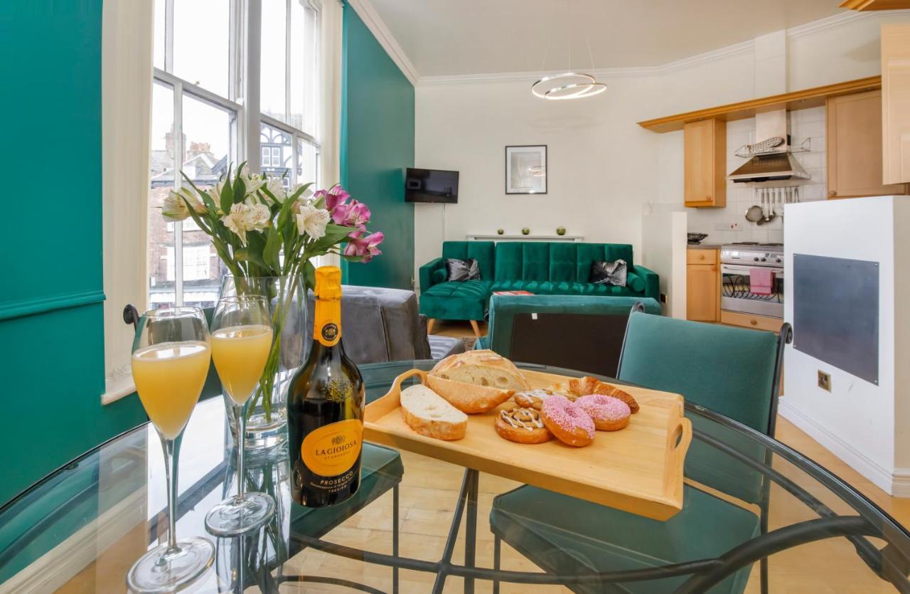 Shambles Suites In The Centre Of York, Sleeps 16 ภายนอก รูปภาพ